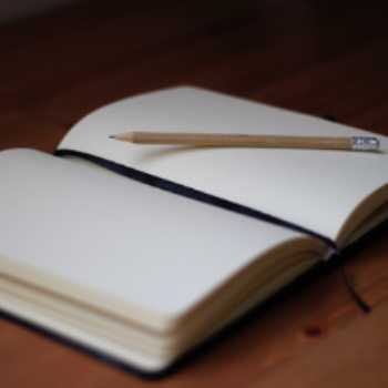 سواد خواندن و بازی املا